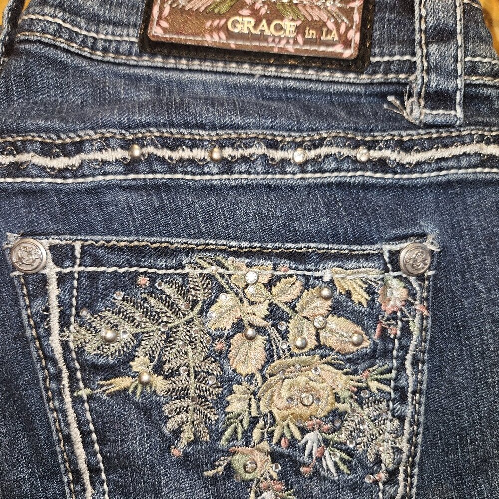GRACE L.A. Bootcut Size 27 L (29in) Blue Embroidered and Gemstone Pockets